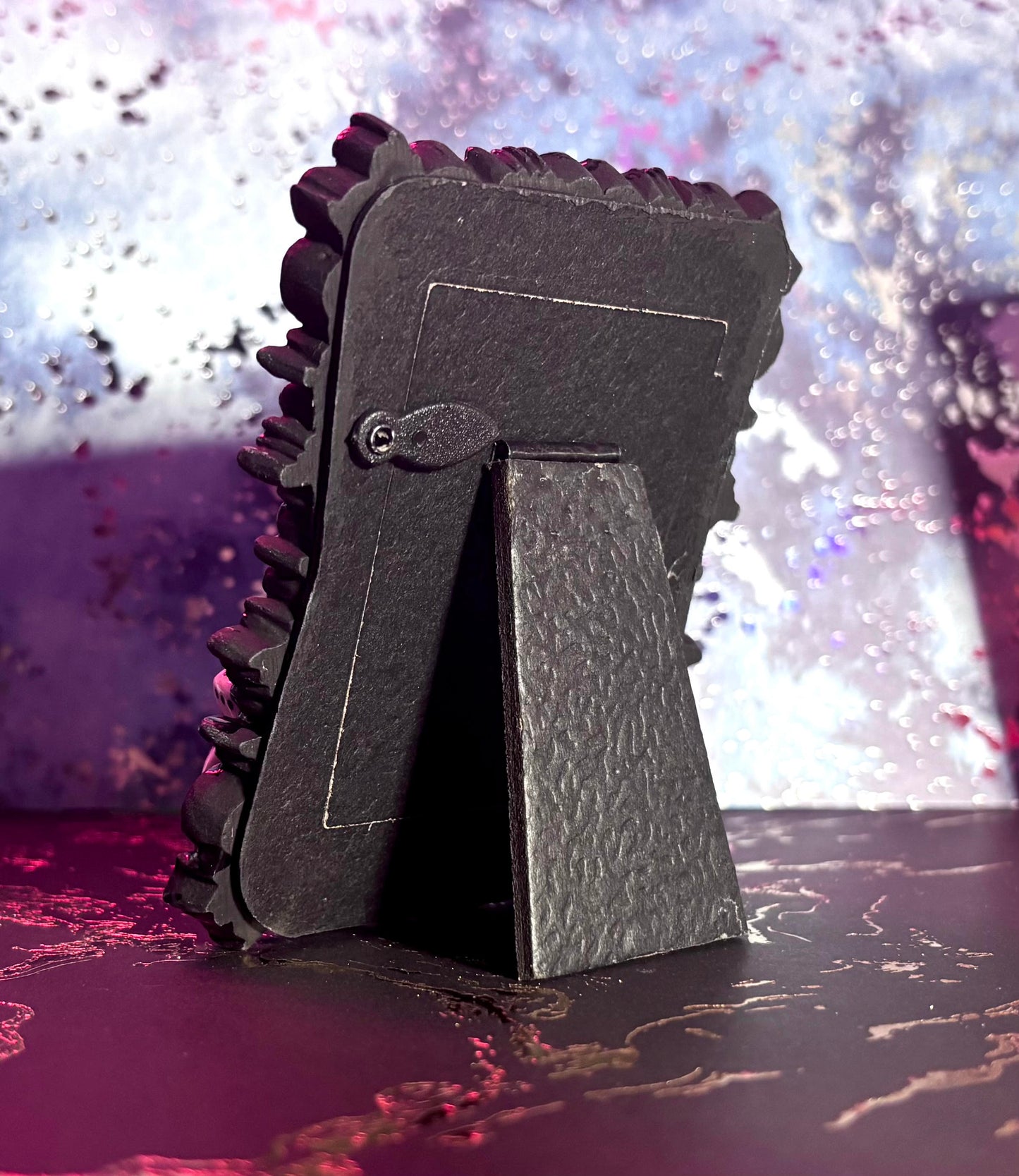 'The Gambler' Sculpture
